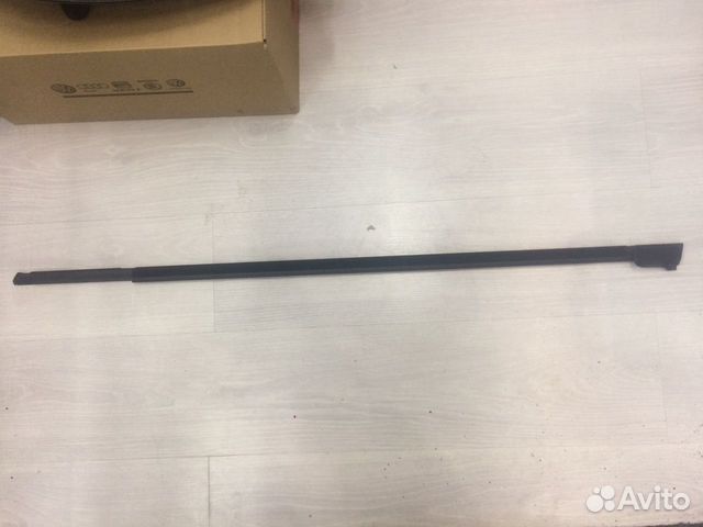 Уплотнитель передней правой двери VW Polo Sedan По