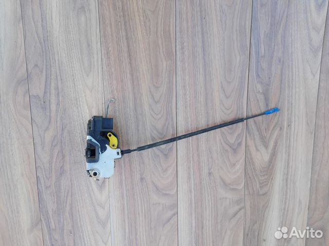 Замок двери передний левый Chevrolet Cruze