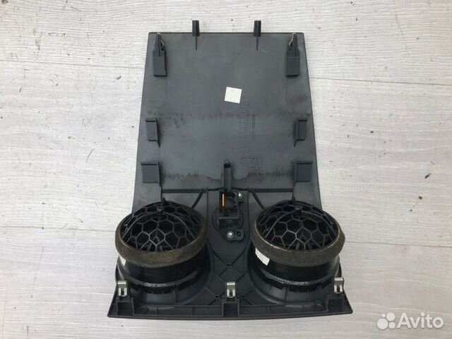 Дефлектор центральный Mitsubishi Colt Z34A 4A90 Дефлектор центральный Mitsubishi Colt Z34A 4A90