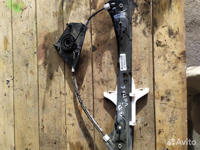 Стеклоподъёмник задний правый vw Jetta 6