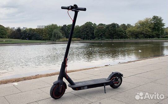 Электросамокат xiaomi mijia M365 PRO новый Электросамокат xiaomi mijia M365 PRO новый