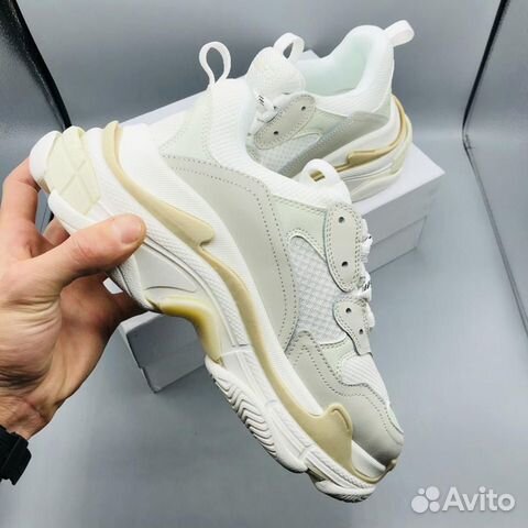 Кроссовки Balenciaga Triple S White белые Кроссовки Balenciaga Triple S White белые