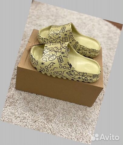 Сланцы Adidas Yeezy Slide Сланцы Adidas Yeezy Slide
