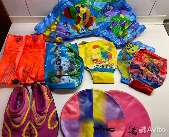 Всё для плавания: круг,нарукавники,тапочки, шапочк