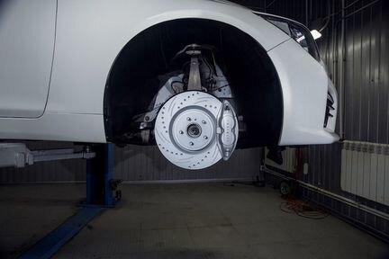 Тормозные передние Диски Infiniti Q50 akebono