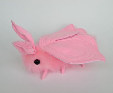 Розовый пушистик. Плюшевая моль