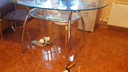 Стол кухонный стеклянный