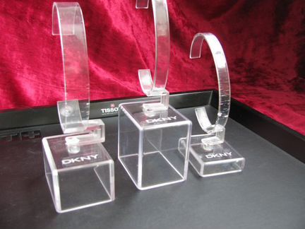 Подставки для часов dkny