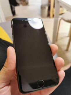 Телефон iPhone 7 32gb black