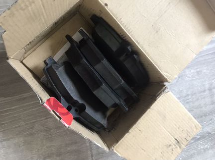 Тормозные колодки для Мерседес 211