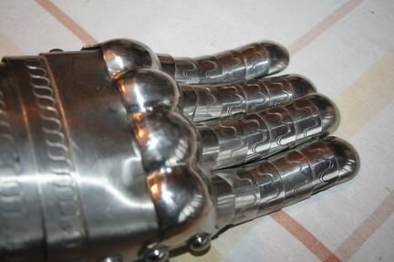 Наручи латы стальные