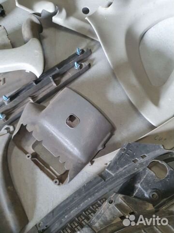 Подрулевой пластик на дайхатцу сирион