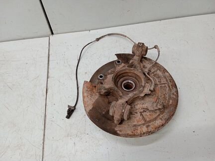 Кулак поворотный задний левый Land Rover Discovery