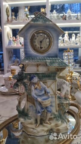 Антикварные фарфоровые каминные часы. Франция