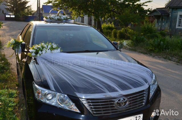 Свадебные украшения автомобиля в аренду