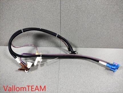 Лот Q244 Трубка топливная Audi Q7