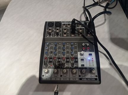 Активные колонки Behringer B115D