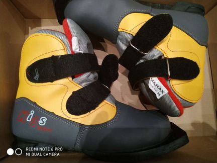 Лыжные ботинки новые детские