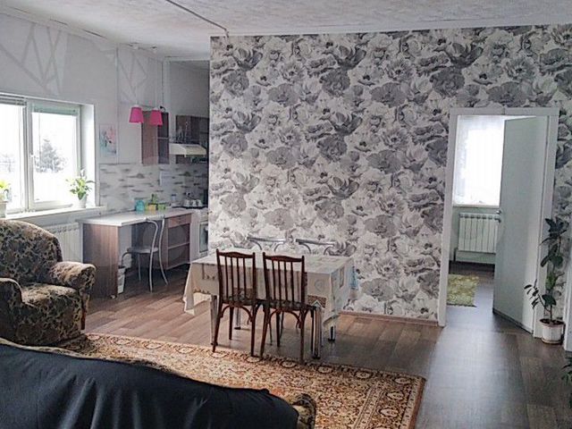Коттедж 300 м² на участке 10 сот.