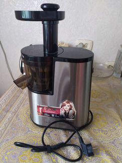 Соковыжималка шнековая Redmond RJ-M920S