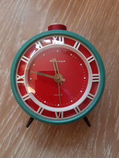 Часы разные будильник Янтарь СССР