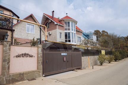 Дом 174,8 м² на участке 5 сот.