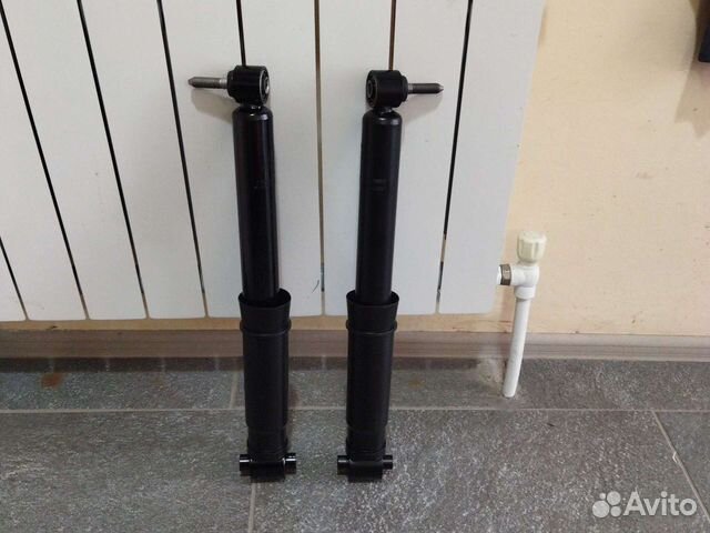 Амортизатор задний Рено Меган 2