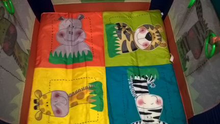 Манеж детский складной