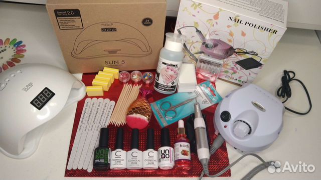 Набор для маникюра подарочный аппаратом и лампой