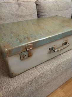 Чемодан декоративный