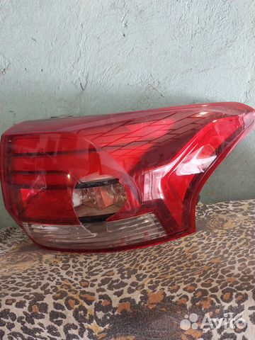 Задний правый фонарь Mitsubishi Outlander3