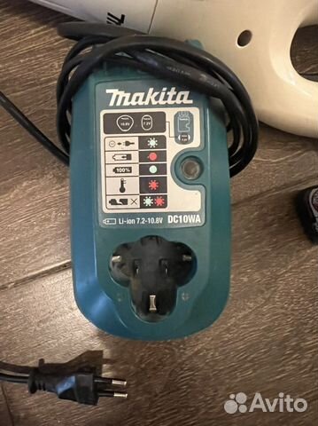 Пылесос makita CL100D,аккумулятор,зарядка