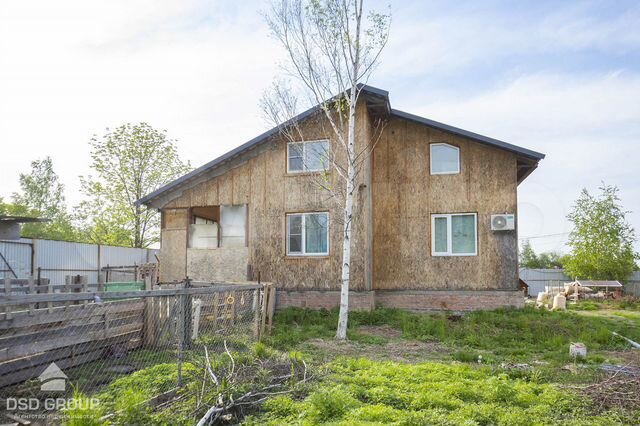 Коттедж 165 м² на участке 10 сот.