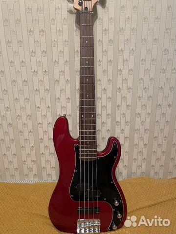 Бас гитара squier precision bass 5 струн активный