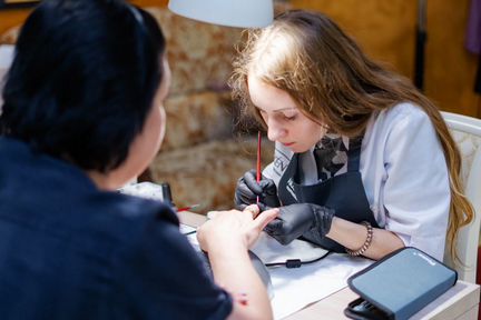 Работа мастер маникюра