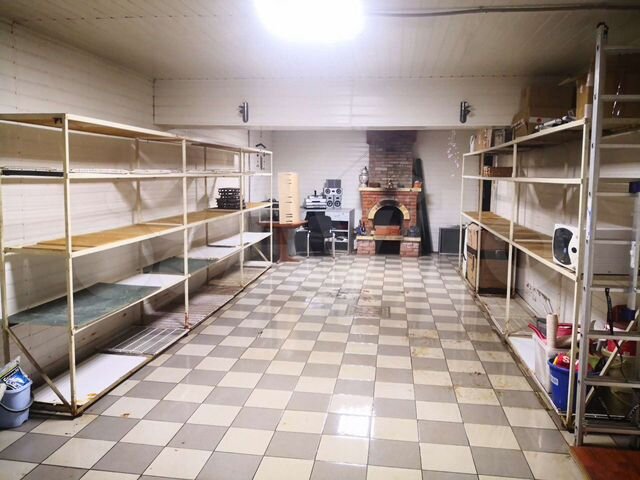 Гараж, > 30 м²