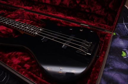 Бас-гитара Charvel CSB-55. Japan