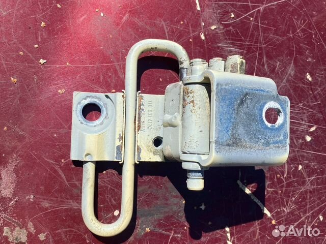 Петля передней правой двери VAG 1T0831412C