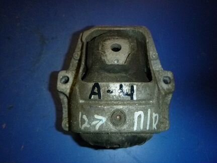 Опора двигателя правая audi A4 B8 2007
