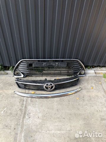 Решетка радиатора toyota camry