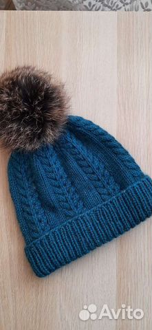 Шапка с помпоном натуральным