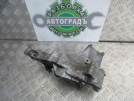 Кронштейн генератора Фольксваген Т4 2.5 AJT