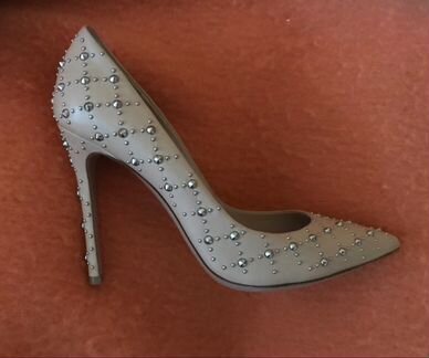 Туфли бежевые с клёпками Gianvito Rossi(Италия)