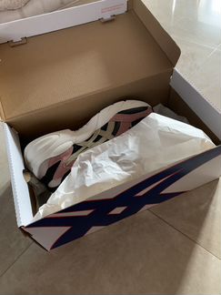 Asics кроссовки женские