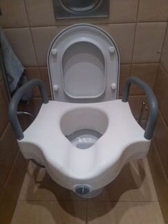 Насадка на унитаз после операции