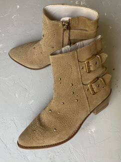 Полусапоги / казаки бежевые с клёпками в ковбойско