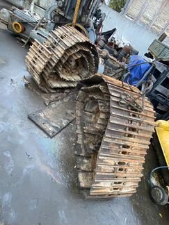 Гусянка в сборе на экскаватор Komatsu 200-7