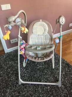 Качели carrello Tilly Nanny с музыкой и столиком