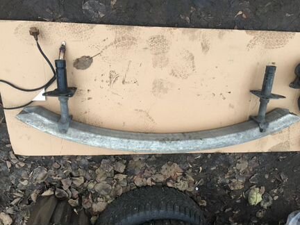 Усилитель перед бампера 3B0807113 vw passat b5