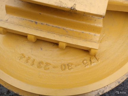 Колесо направляющее Komatsu D155. 175-30-00572